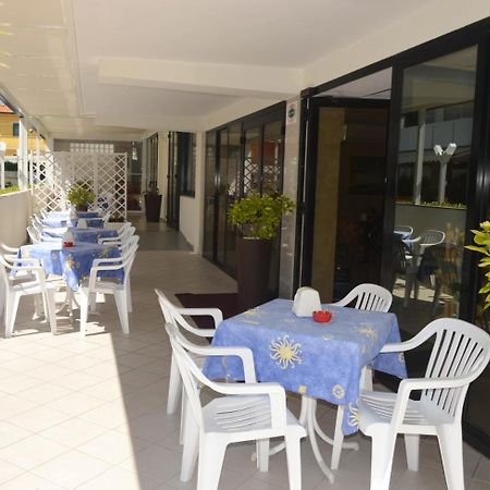 Hotel Karin Marebello Екстериор снимка