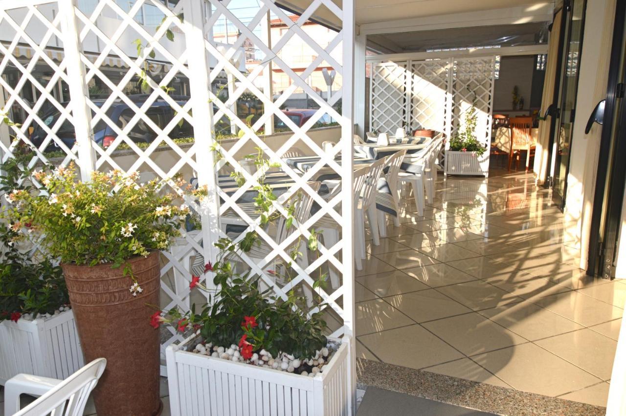 Hotel Karin Marebello Екстериор снимка