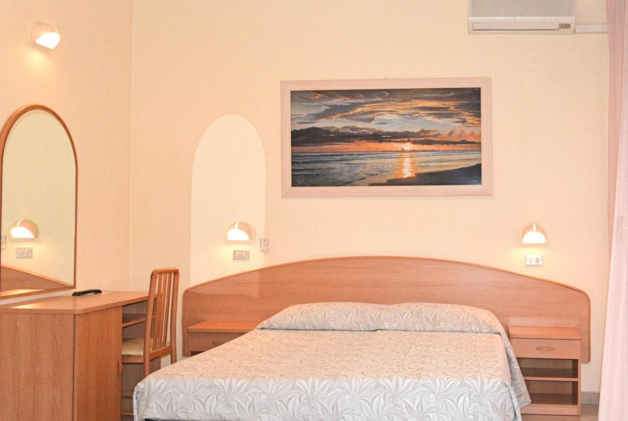 Hotel Karin Marebello Екстериор снимка