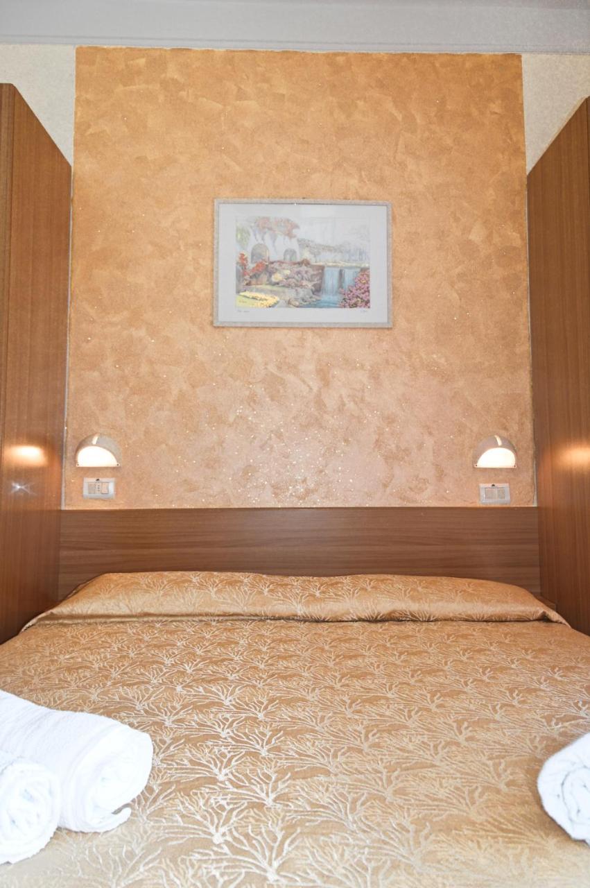 Hotel Karin Marebello Екстериор снимка