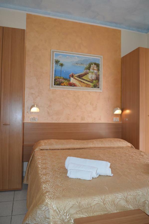 Hotel Karin Marebello Екстериор снимка