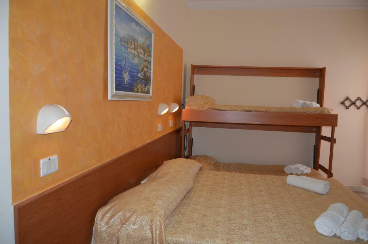 Hotel Karin Marebello Екстериор снимка